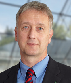Portrait photo of Dieter Fellner